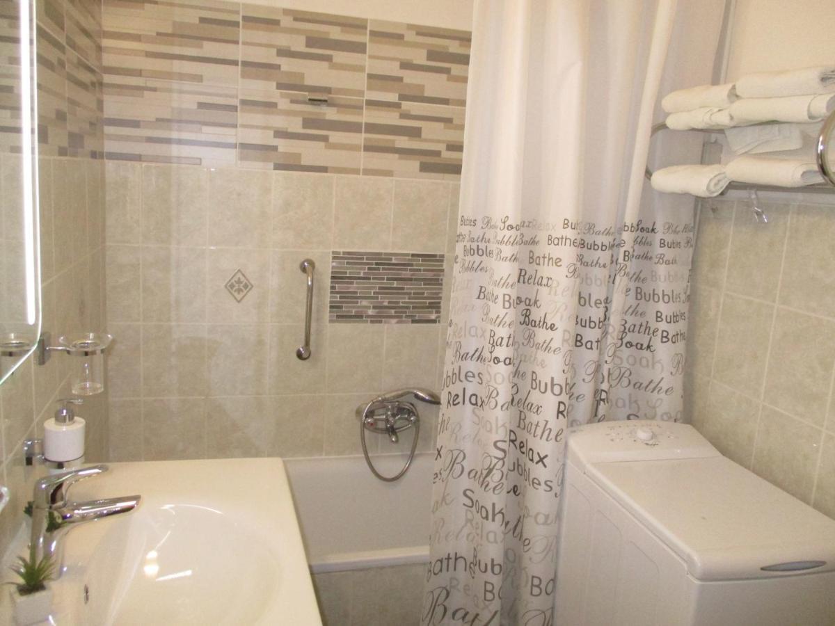 Ferencesek Apartman เปตช์ ภายนอก รูปภาพ