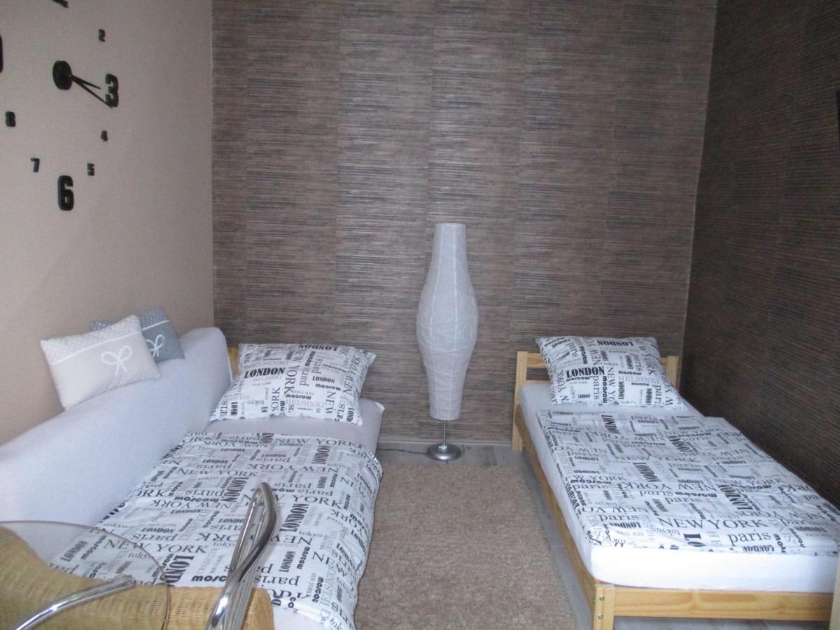 Ferencesek Apartman เปตช์ ภายนอก รูปภาพ