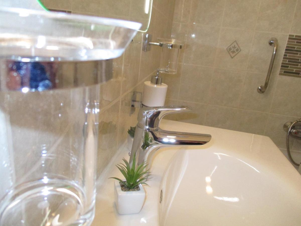 Ferencesek Apartman เปตช์ ภายนอก รูปภาพ