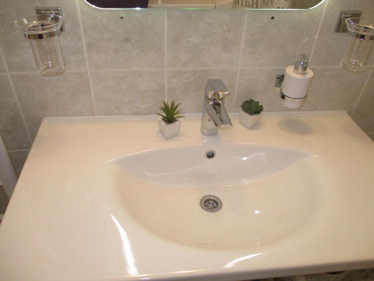 Ferencesek Apartman เปตช์ ภายนอก รูปภาพ
