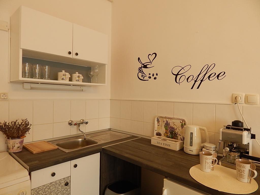 Ferencesek Apartman เปตช์ ภายนอก รูปภาพ
