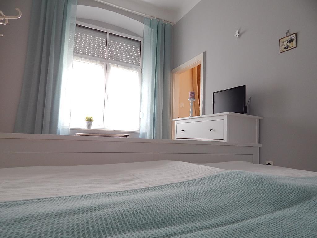 Ferencesek Apartman เปตช์ ภายนอก รูปภาพ
